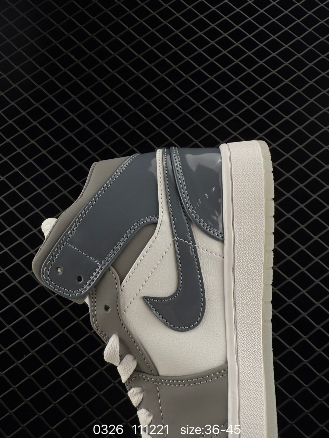 Nike Wmns Air Jordan 1 Mid SE